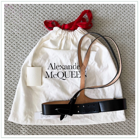 $1995 NWT Alexander McQueen V Black Leather Runway Harness Belt main image 9